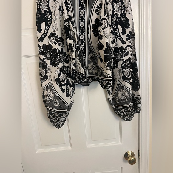 Farm Rio blouse - Picture 3 of 7